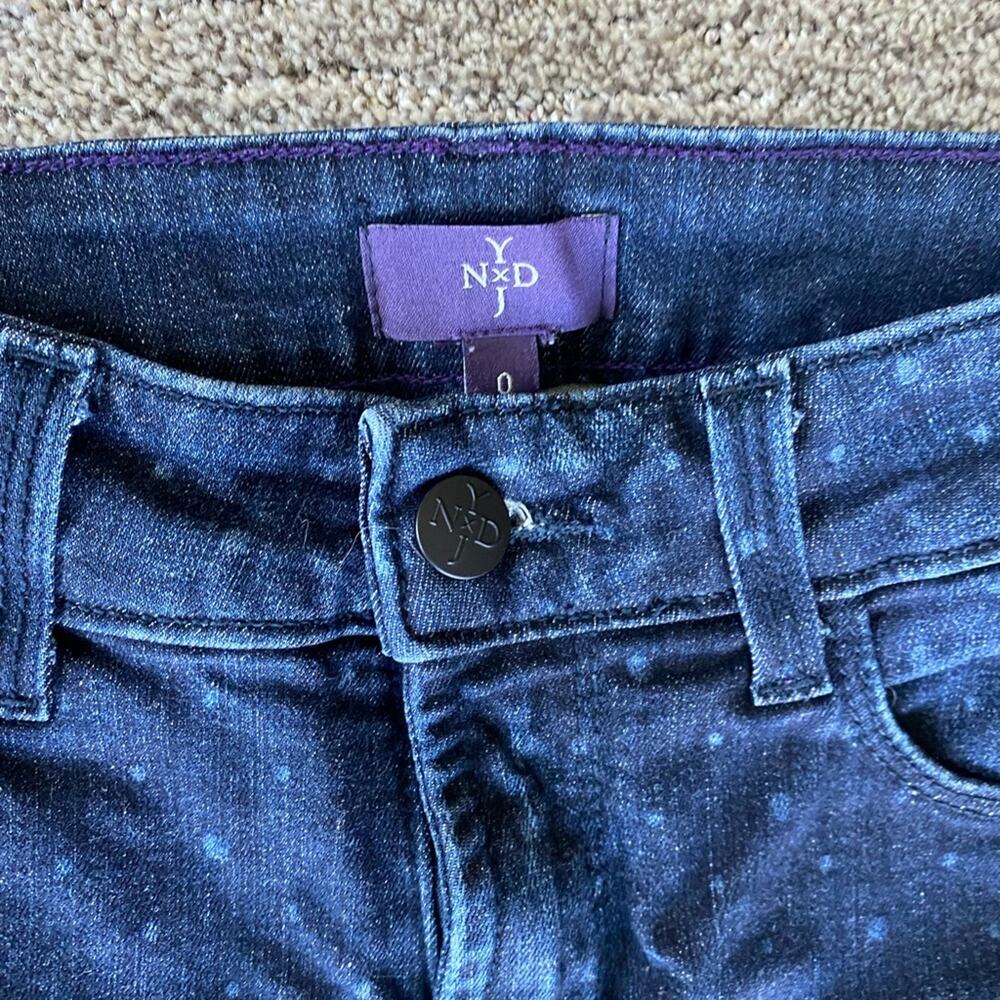 EUC NYDJ Denim Skinny Jeans with Light Polka Dot Size 0